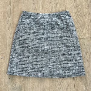 Black and white skirt size M